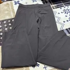 ダークブラウン