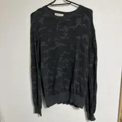 ブラックの迷彩柄ロングTシャツ