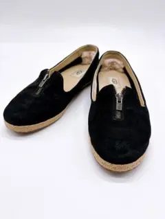 UGG 黒スエード フロントジップ フラットシューズ