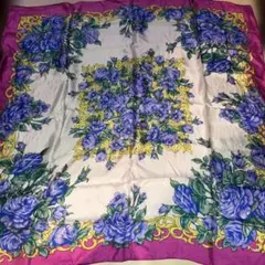 紫色バラ柄の大判スカーフ　100％シルク　　　約80×80cm