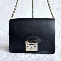 美品【FURLA フルラ】ブラックレザー ショルダーバッグ　メトロポリス シボ革のサムネイル