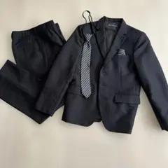 ストライプ黒スーツ 140cm ネクタイ付き 男の子　卒業式
