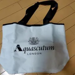 アクアスキュータム　トートバッグ