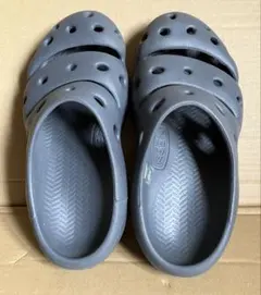 KEEN 白 花柄 ヨギ サンダル 28㎝ - メルカリ