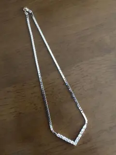 PAT2007/USA V字型シルバーダイヤ風チェーンネックレス