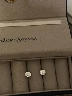 K18 天然石スタッドピアス 0.30ct
