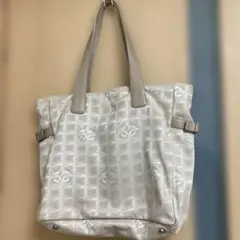 CHANELアイボリー ロゴパターン トートバッグ