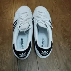 アディダス　adidas　スニーカー　白黒　ビックサイズ　31のサムネイル