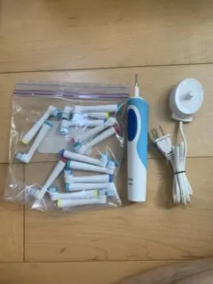 【ジャンク品】Oral-B BRAUN 電動歯ブラシ 新品替えブラシ14本