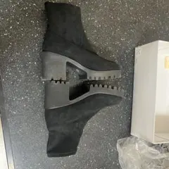 ブラックスエードアンクルブーツ