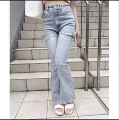イング　サイドリボンフレアデニムパンツのサムネイル