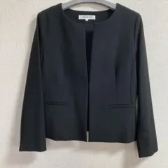 【美品】ナチュラルビューティーベーシックの黒ノーカラージャケット