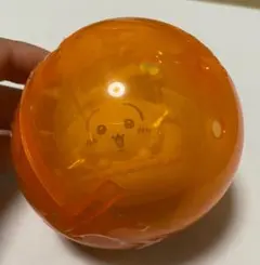 ちいかわ うさぎマカロン カプセルトイ オレンジカプセル