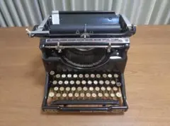 ROYAL 10 ロイヤルタイプライター 1920 ミザリー 実働品 h3B4 - メルカリ