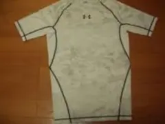 アンダーアーマー・コンプレッションスポーツＴシャツ・ＭＤサイズ・美品