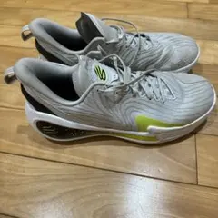 Under Armour Curry Flow 10 バスケットボールシューズのサムネイル