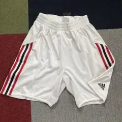 【新品未使用】アディダス　ショートパンツ　M