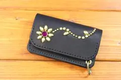 フラワースタッズ ミニトラッカーウォレット ハトメ小判カン付き