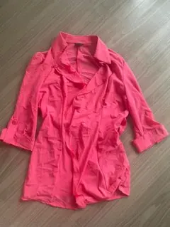 ネオンピンク シャツ