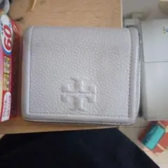 Tory Burch グレー レザー 折り財布