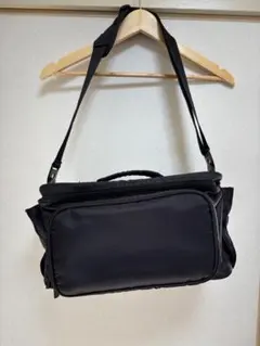 黒　スクエア　ショルダーバック