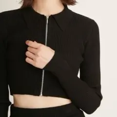 スナイデル　Sustainableクロップドジップニットプルオーバー