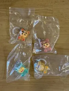 クレヨンしんちゃん　ガチャガチャ　めじるしアクセサリー