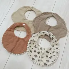 【4枚セット】 スタイ　ナチュラルカラー　ベージュ　花柄　よだれかけ　ベビー