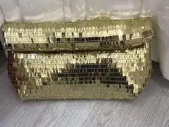 【スパンコール】小さめの光沢のあるイブニングクラッチバッグ／シャンパンゴールド