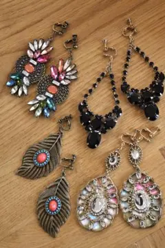 ビジューイヤリング 4点セット【 USED 】