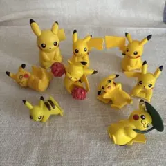 ピカチュウ　フィギュア　9体セット