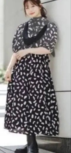 新品UNIQLO. C バルーンスリーブワンピースブラックLサイズのサムネイル