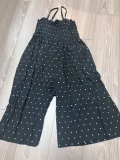 黒い水玉模様オーバーオール