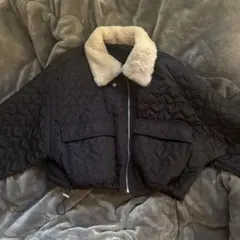 ファー付きブラックキルティングジャケット