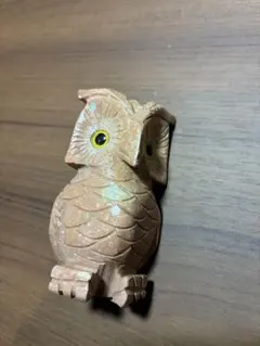 フクロウの石彫刻