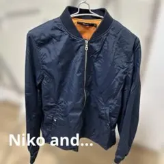 niko and... ネイビー ナイロンジャケット