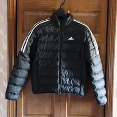 adidas ダウンジャケット