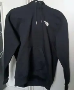 ザノースフェイス 黒色パーカートレーナー