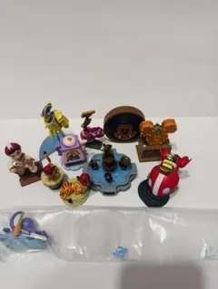ディズニーランド　ディズニーシー　フィギュア11体まとめ売り