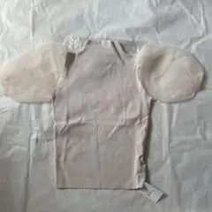 ベージュ パフスリーブ ニット 半袖 トップス