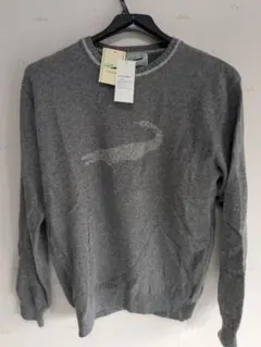 グレー クルーネック セーター ロゴ入り