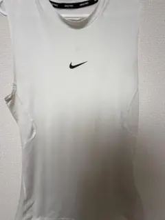 NIKEプロインナー白