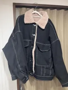 ボア襟付き黒デニムジャケット