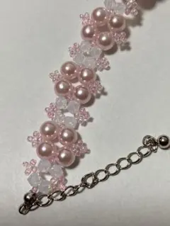 ピンクの花モチーフチョーカー