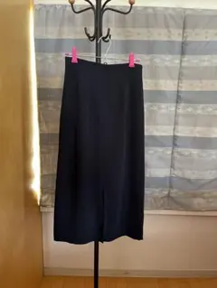 UNTITLED ネイビーのタイトスカート