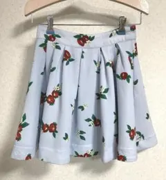 いちご花柄 タックルフレアミニスカート 水色