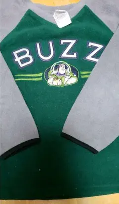 バズライトイヤー　トレーナー