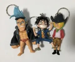 ワンピース　フィギュアキーホルダー　ルフィ　ゾロ　サンジ　3種セット