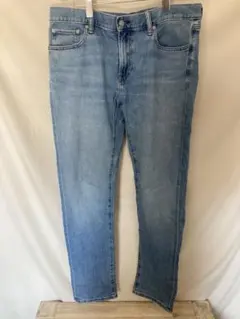 ユニクロ　ライトブルースリムフィットデニム