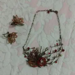 ネックレスとイヤリングのセット